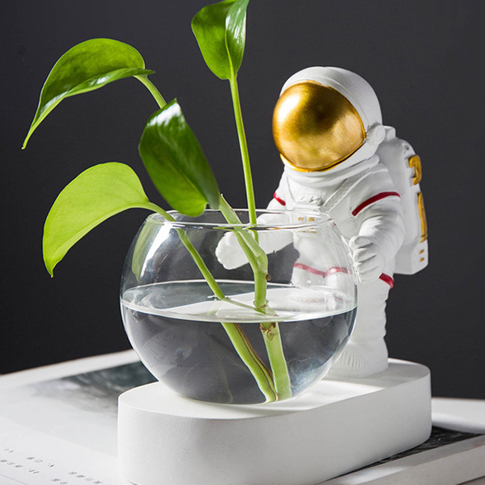 Nordic Astronaut Resin Decorative Flowerpot Ornaments Astronaut Flowerpot Astronaut Glass Vase Desk Vase Home Decor Accessories Aura Restored